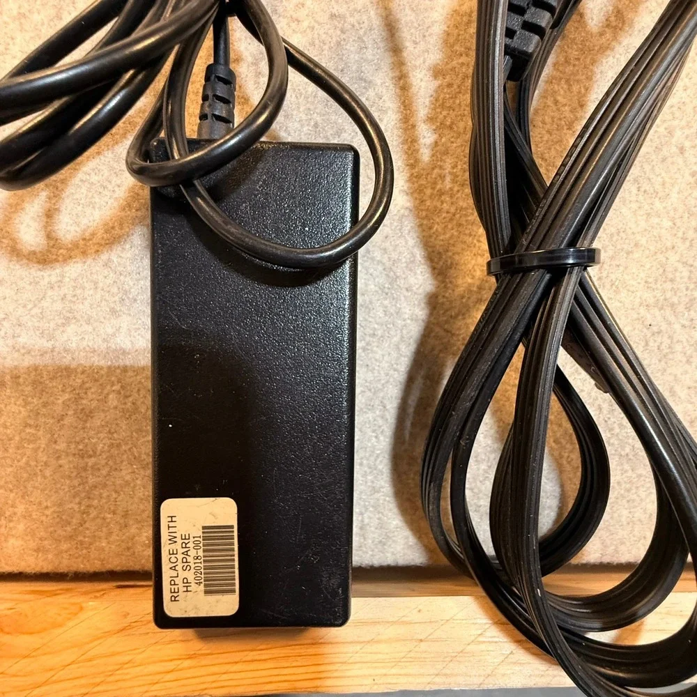 HP Laptop AC Adapter 402018-001 and DC Car‎ Charger Power Supply Cord Bundle Blk